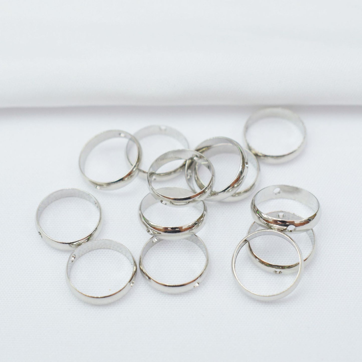 50PCS 18K Gold Filled Beads Collar Smooth 8mm 10mm 12mm Circle White Gold Silver With Hole For Jewelry Making DIY Beads Doki Decor White Gold 8mm (for 6mm beads) 