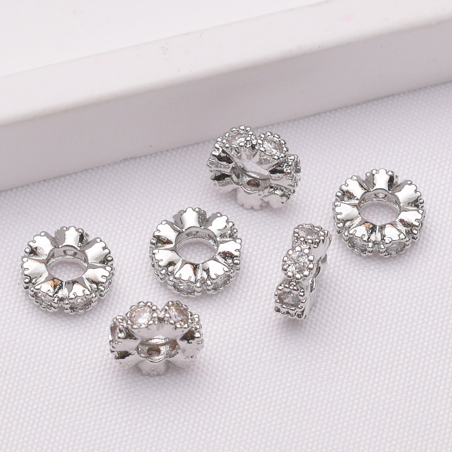 10PCS 18K Gold Filled Spacer Beads Flower Flat Rhinestone White Gold Silver For Jewelry Making DIY Beads Doki Decor White Gold 6mm 