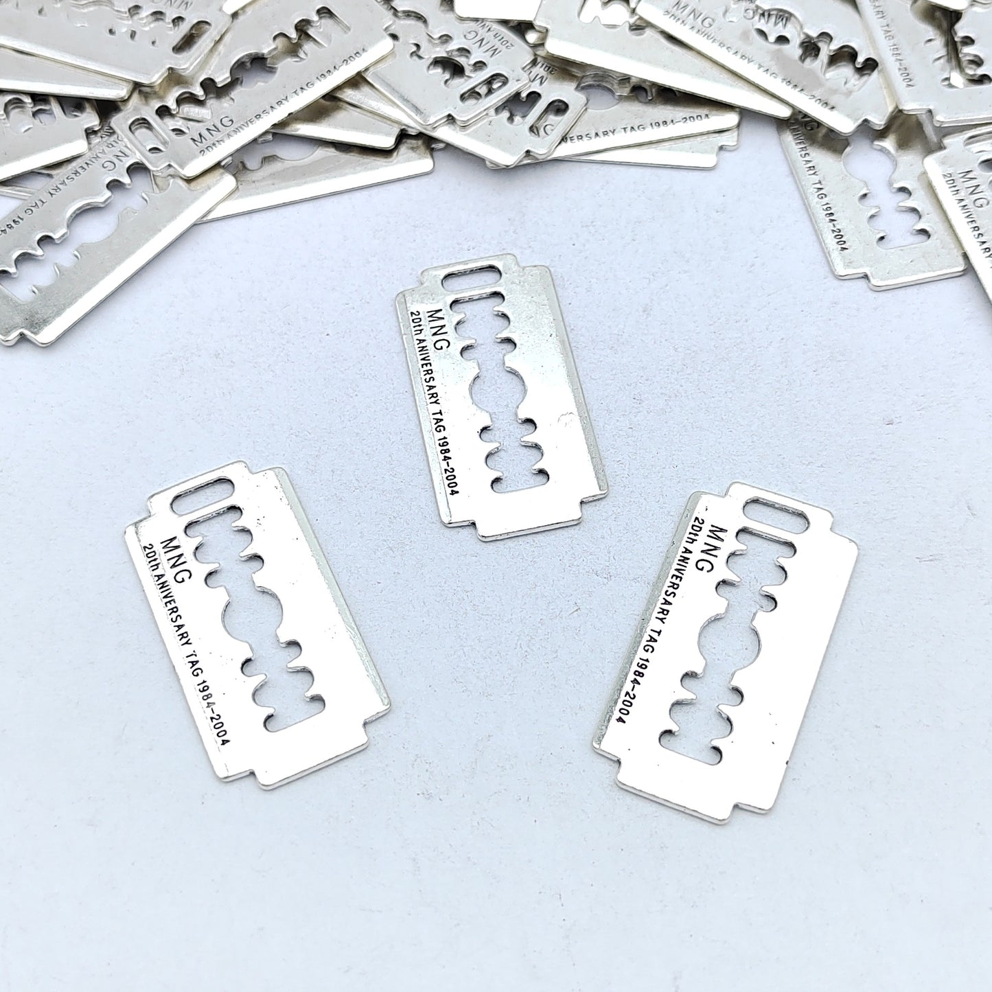 100PCS Alloy Pendants Razor Blade Flat Unique Jewelry Making Findings Supplies DIY Pendants Doki Decor   